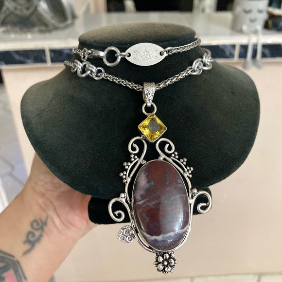 Genuine reddish brown jasper & yellow citrine stones boho flower charm necklace - Picture 3 of 10